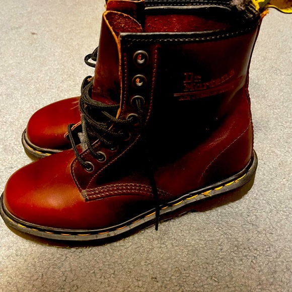 Dr. Martens Shoes - Doc Marten boots. Size 9, burgundy color. Never worn.
